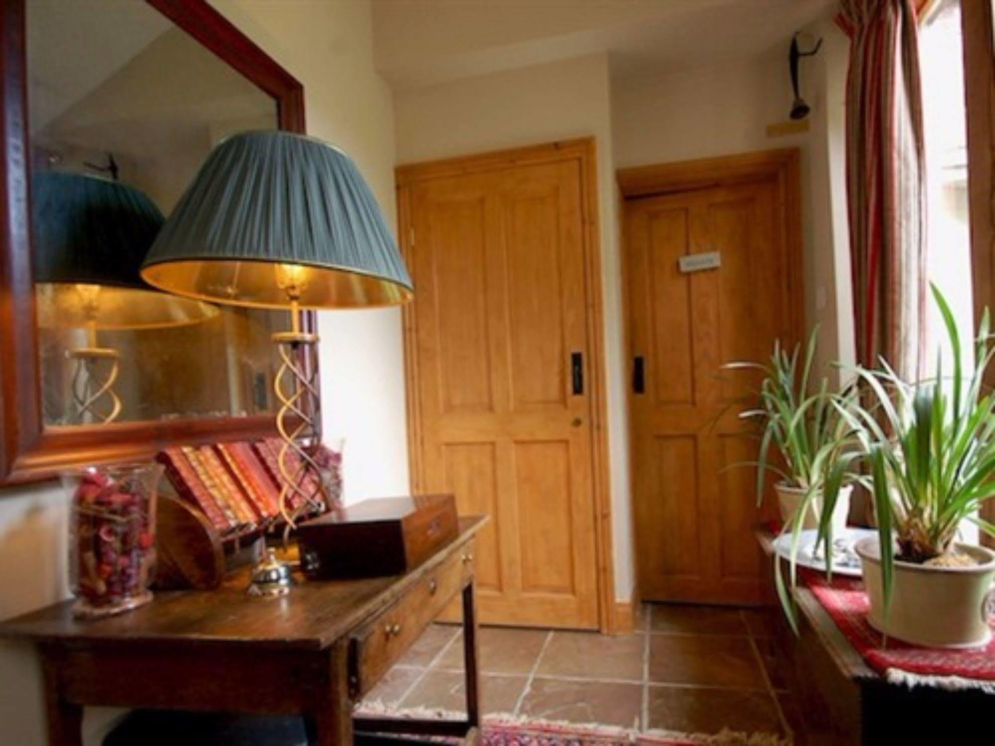 The Old Forge Bed & Breakfast East Kennett Exterior photo